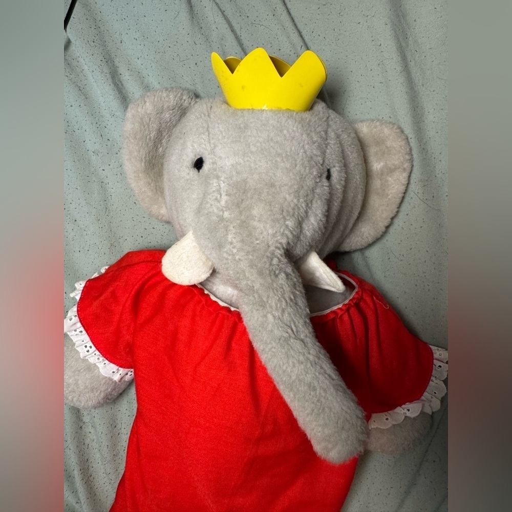 Babar Gray Elephant Plush Toy with Red Dress and Yellow Crown 1977 vintage - Picture 2 of 5